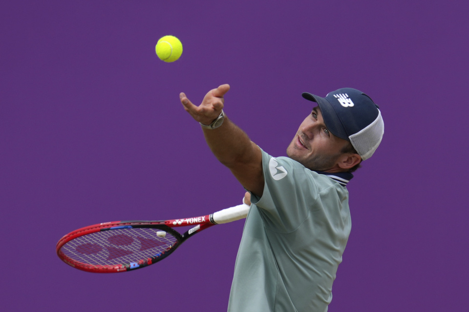 充满兴趣 充满兴趣